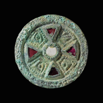 Small round brooch front Small round brooch front