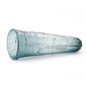 Glass cone beaker SF18402. Length 139mm. Mouth diameter 49mm. Glass thickness 4mm